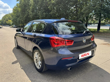 2018 BMW 1 серии 118i II (F20/F21) Рестайлинг 2, синий, 1575000 рублей, вид 3