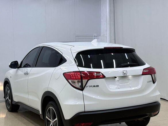 2022 Honda Vezel I Рестайлинг, белый, 1165000 рублей - вид 3