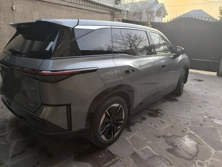 2026 Toyota bZ3X 58.3 kWh, серый, 2750000 рублей, вид 5