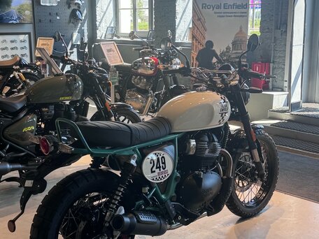 2026 Royal Enfield Bear 650, белый, 738000 рублей, вид 5