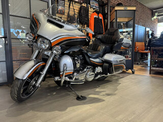 2019 Harley-Davidson Ultra Limited, серебристый, 1990000 рублей, вид 2