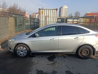 2016 Ford Focus III Рестайлинг, серебристый, 650000 рублей, вид 4