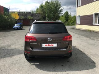 2011 Volkswagen Touareg II, коричневый, 2450000 рублей, вид 5