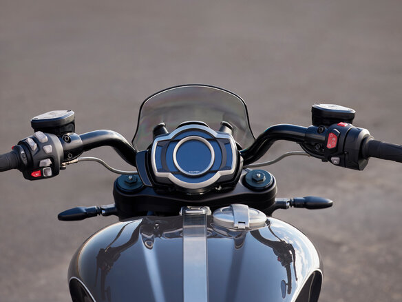 2026 Triumph Rocket 3, чёрный, 3990000 рублей - вид 19