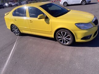 2011 Skoda Octavia RS II Рестайлинг, жёлтый, 1100000 рублей, вид 5
