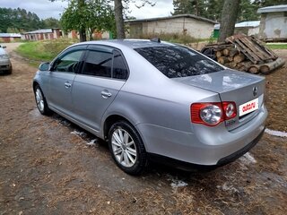 2010 Volkswagen Jetta V, серебристый, 500000 рублей, вид 4