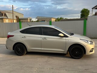 2019 Hyundai Solaris II, бежевый, 1250000 рублей, вид 3