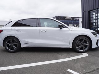 2022 Audi A3 Sportback 30 TFSI IV (8Y), белый, 1590000 рублей, вид 5