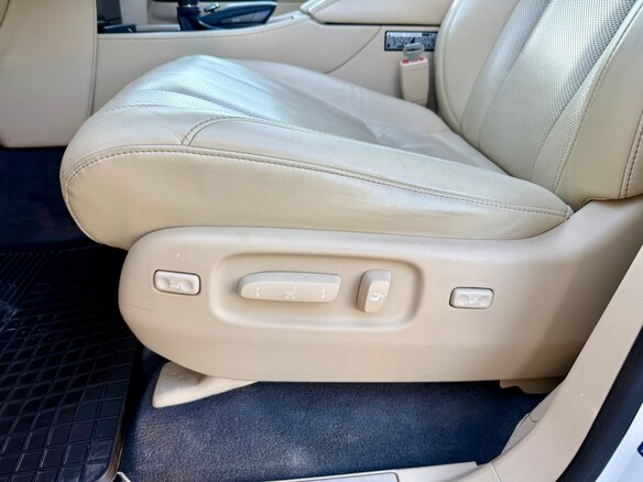 2016 Lexus LX 570 III Рестайлинг 2, белый, 7300000 рублей - вид 18