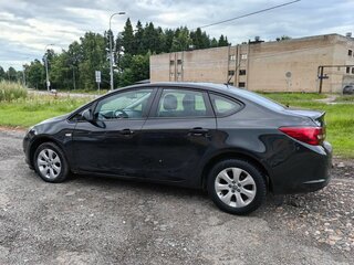 2013 Opel Astra J Рестайлинг, чёрный, 690000 рублей, вид 4