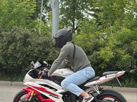 2007 Yamaha YZF-R6, белый, 690000 рублей, вид 3