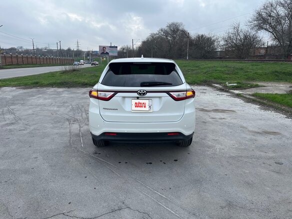 2017 Toyota Harrier III (XU60) Рестайлинг, белый, 2550000 рублей - вид 6