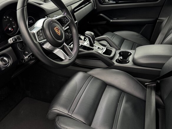 2020 Porsche Cayenne Coupé III, чёрный, 7850000 рублей - вид 9