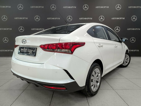 2021 Hyundai Solaris II Рестайлинг, белый, 1180000 рублей, вид 5
