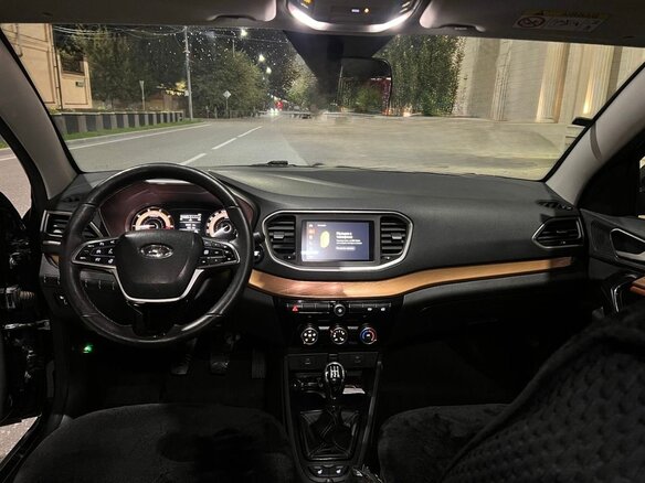 2024 Lada (ВАЗ) Vesta Cross I Рестайлинг (NG), чёрный, 1370000 рублей - вид 3