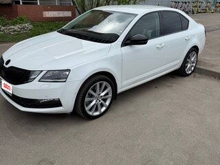 2019 Skoda Octavia III (A7) Рестайлинг, белый, 2600000 рублей, вид 1