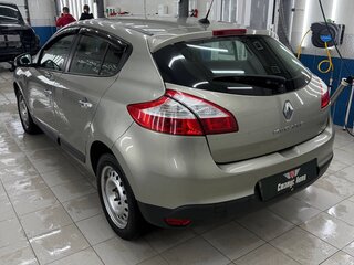 2013 Renault Megane III Рестайлинг, бежевый, 699000 рублей, вид 3