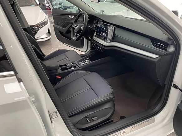 2023 Skoda Octavia IV (A8), белый - вид 9