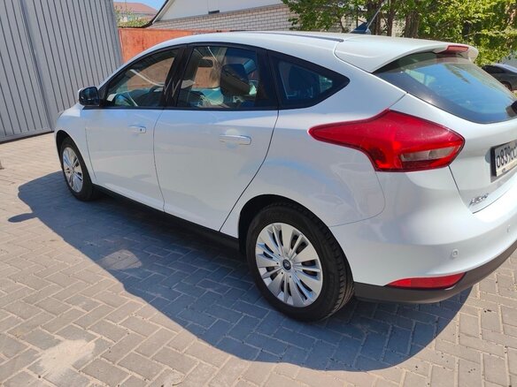 2018 Ford Focus III Рестайлинг, белый, 1040000 рублей - вид 4