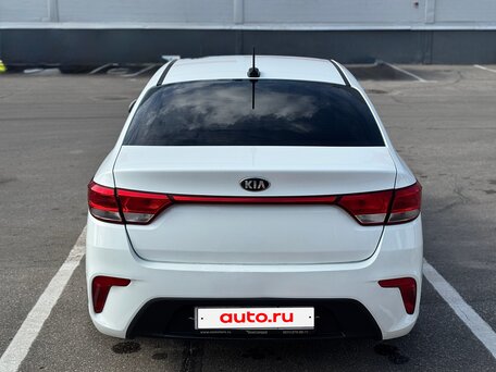 2019 Kia Rio IV, белый, 840000 рублей, вид 5