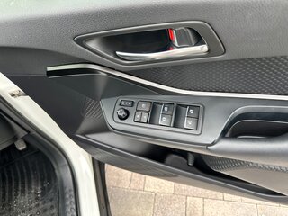 2018 Toyota C-HR I, белый, 2299000 рублей, вид 5