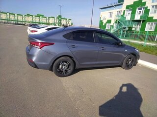 2017 Hyundai Solaris II, серый, 1100000 рублей, вид 1