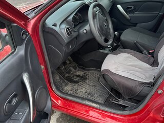 2016 Renault Logan II, красный, 560000 рублей, вид 4
