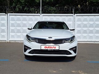 2020 Kia Optima IV Рестайлинг, белый, 1950000 рублей, вид 1