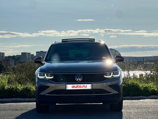 2021 Volkswagen Tiguan II Рестайлинг, коричневый, 3590000 рублей, вид 4