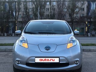 2017 Nissan Leaf 30kWh I (ZE0/AZE0), серебристый, 760000 рублей, вид 2