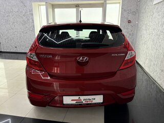 2013 Hyundai Solaris I, красный, 965000 рублей, вид 4