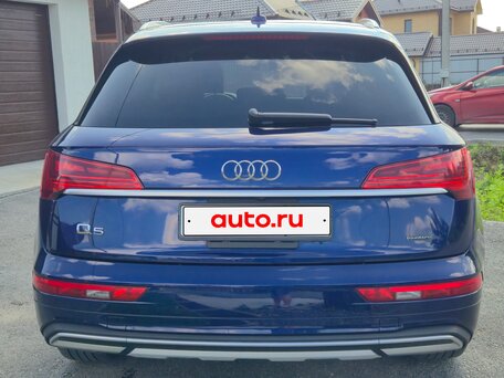 2021 Audi Q5 45 TFSI II (FY) Рестайлинг, синий, 4560000 рублей, вид 4