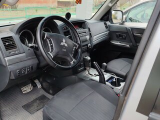 2012 Mitsubishi Pajero IV Рестайлинг 1, серебристый, 1800000 рублей, вид 5