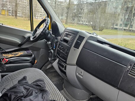 2018 Mercedes-Benz Sprinter, жёлтый, 2100000 рублей, вид 2