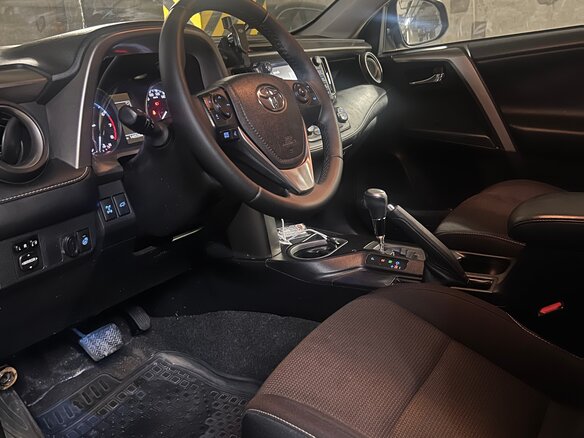 2017 Toyota RAV4 IV (XA40) Рестайлинг, красный, 2300000 рублей - вид 14