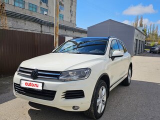 2010 Volkswagen Touareg II, белый, 1690000 рублей, вид 1
