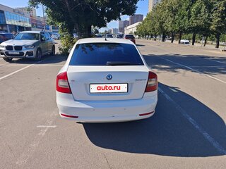 2011 Skoda Octavia II (A5) Рестайлинг, белый, 510000 рублей, вид 3