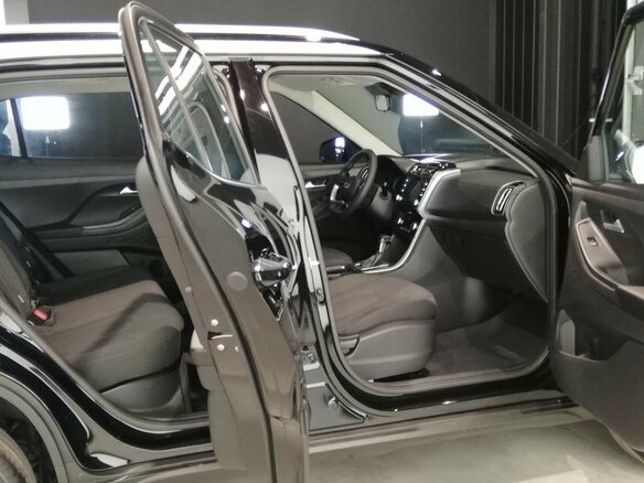 2025 Solaris HC, чёрный, 2937000 рублей - вид 4