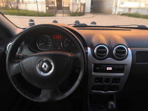 2014 Renault Logan I Рестайлинг, серый, 550000 рублей - вид 9
