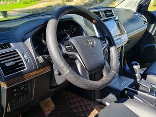 2018 Toyota Land Cruiser Prado 150 Series Рестайлинг 2, чёрный, 6500000 рублей, вид 3