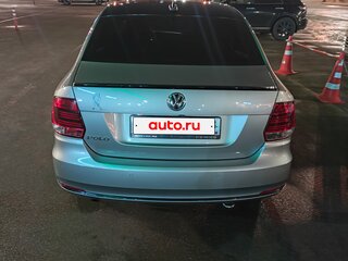 2018 Volkswagen Polo V Рестайлинг, серебристый, 1250000 рублей, вид 3