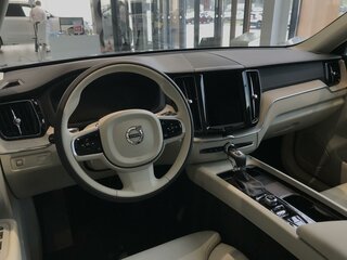 2021 Volvo XC60 II, серый, 5100000 рублей, вид 3
