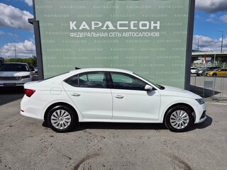 2021 Skoda Octavia IV (A8), белый, 2320000 рублей, вид 4