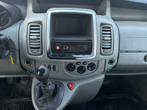 2011 Renault Trafic II Рестайлинг, серый, 885000 рублей - вид 11