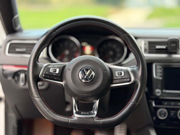 2015 Volkswagen Jetta GLI VI Рестайлинг, белый, 1650000 рублей - вид 15