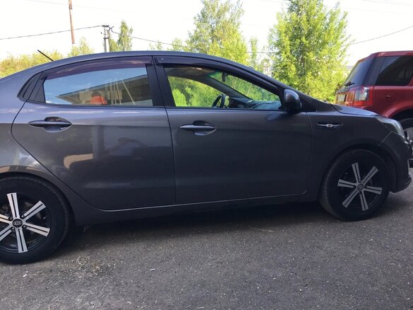 2012 Kia Rio 5-speed III, серый, 750000 рублей - вид 3