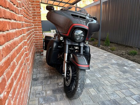 2019 Harley-Davidson CVO Road Glide Limited, серый, 2490000 рублей, вид 3