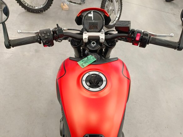 2023 Triumph Trident 660, оранжевый, 850000 рублей - вид 20