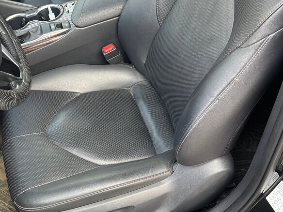 2020 Toyota Camry VIII (XV70), чёрный, 3500000 рублей - вид 5