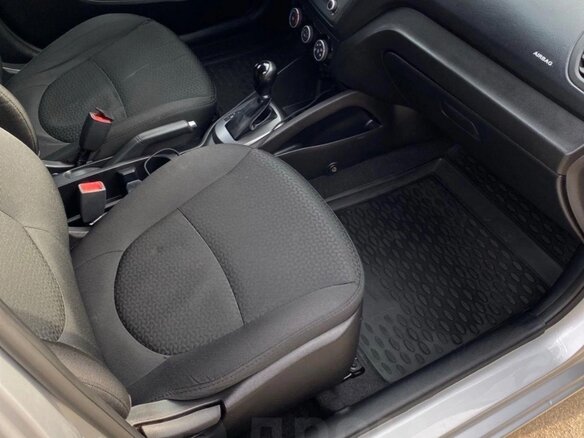 2016 Kia Rio III Рестайлинг, серебристый, 970000 рублей - вид 5